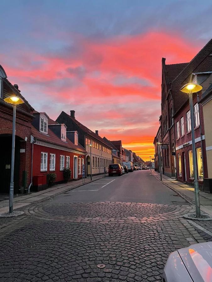 Charmerende Byhus I Praesto Centrum Exteriör bild